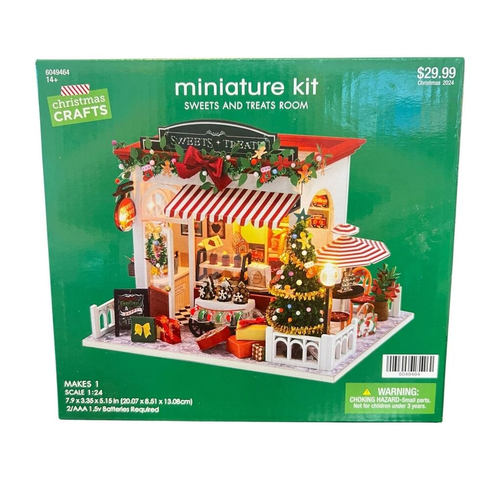NIB Discontinued Miniature Dollhouse Christmas Set Kit 1:24